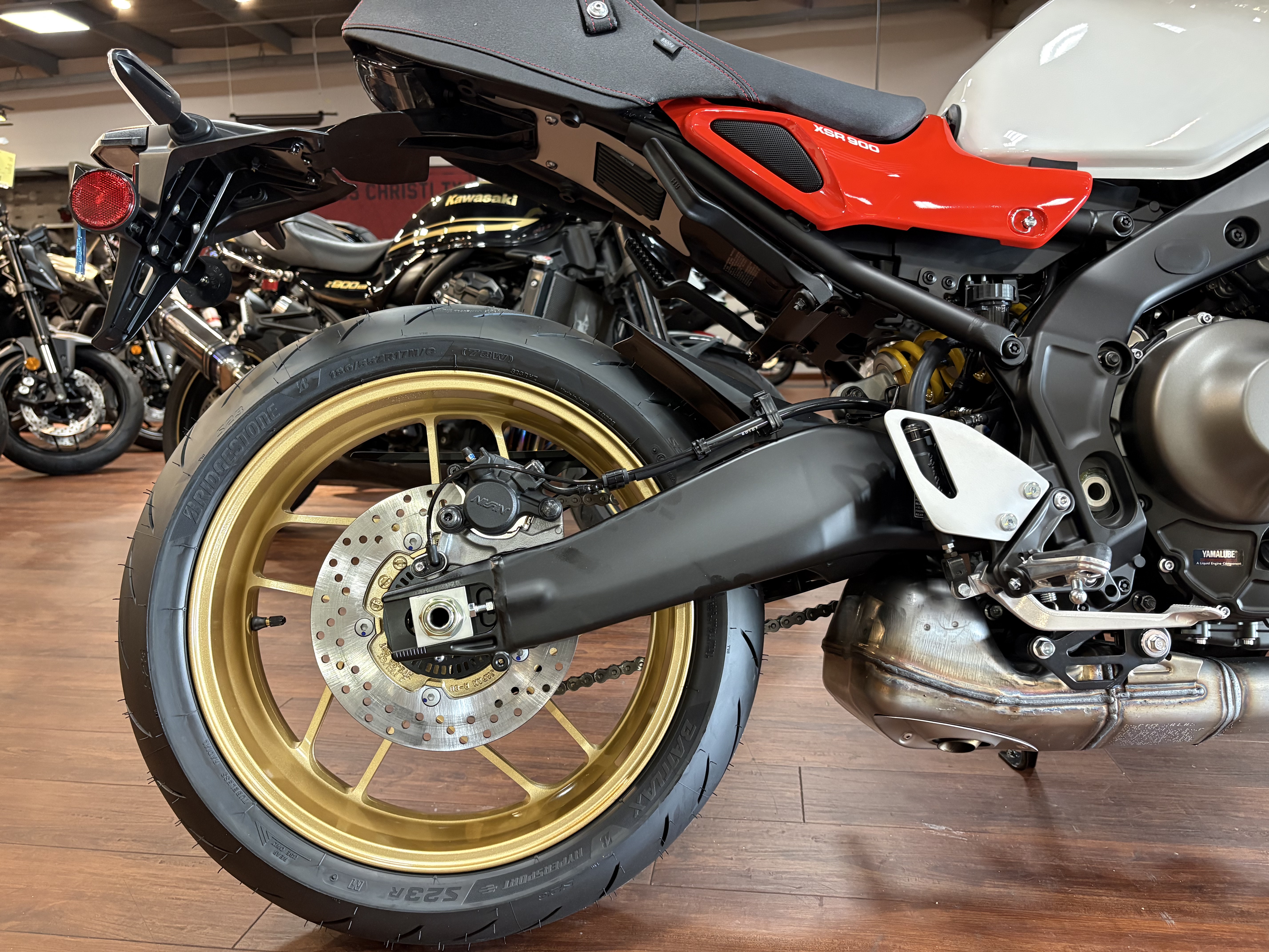 2026 Yamaha XSR900 SPORT BIKE