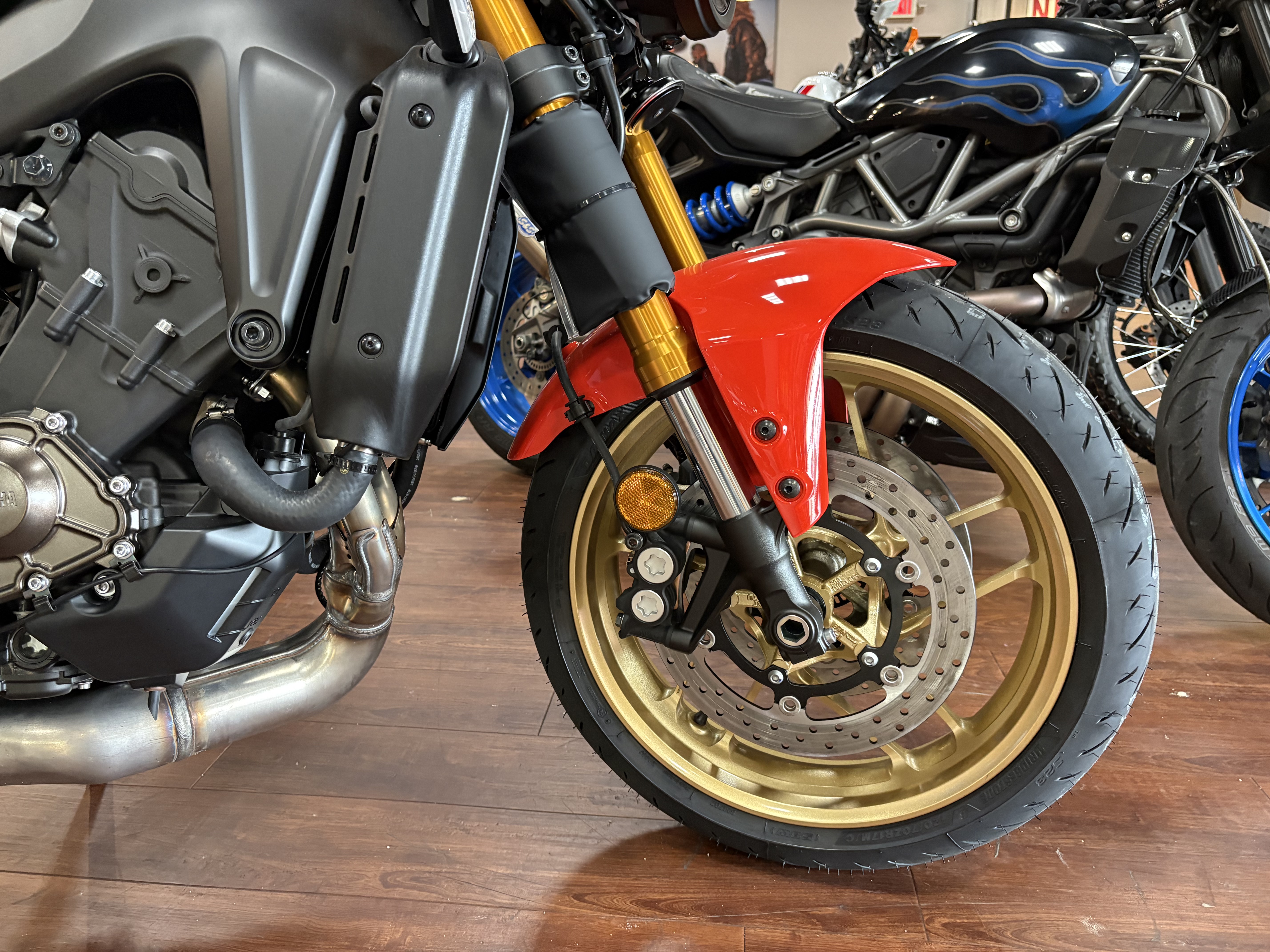 2026 Yamaha XSR900 SPORT BIKE