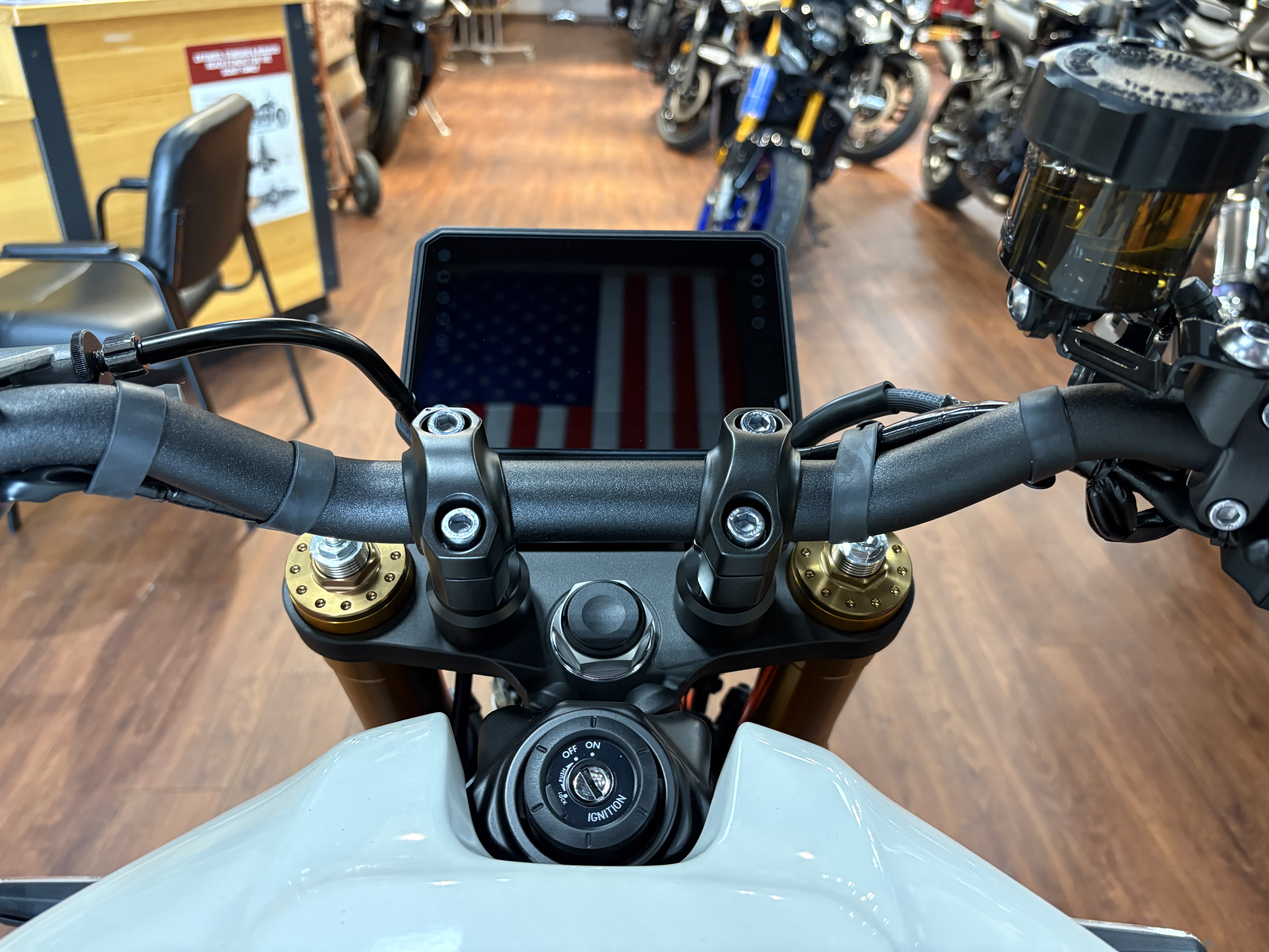 2026 Yamaha XSR900 SPORT BIKE
