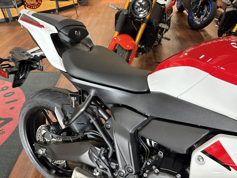 2026 Yamaha YZF-R7 70th Anniversary Edition SPORT BIKE