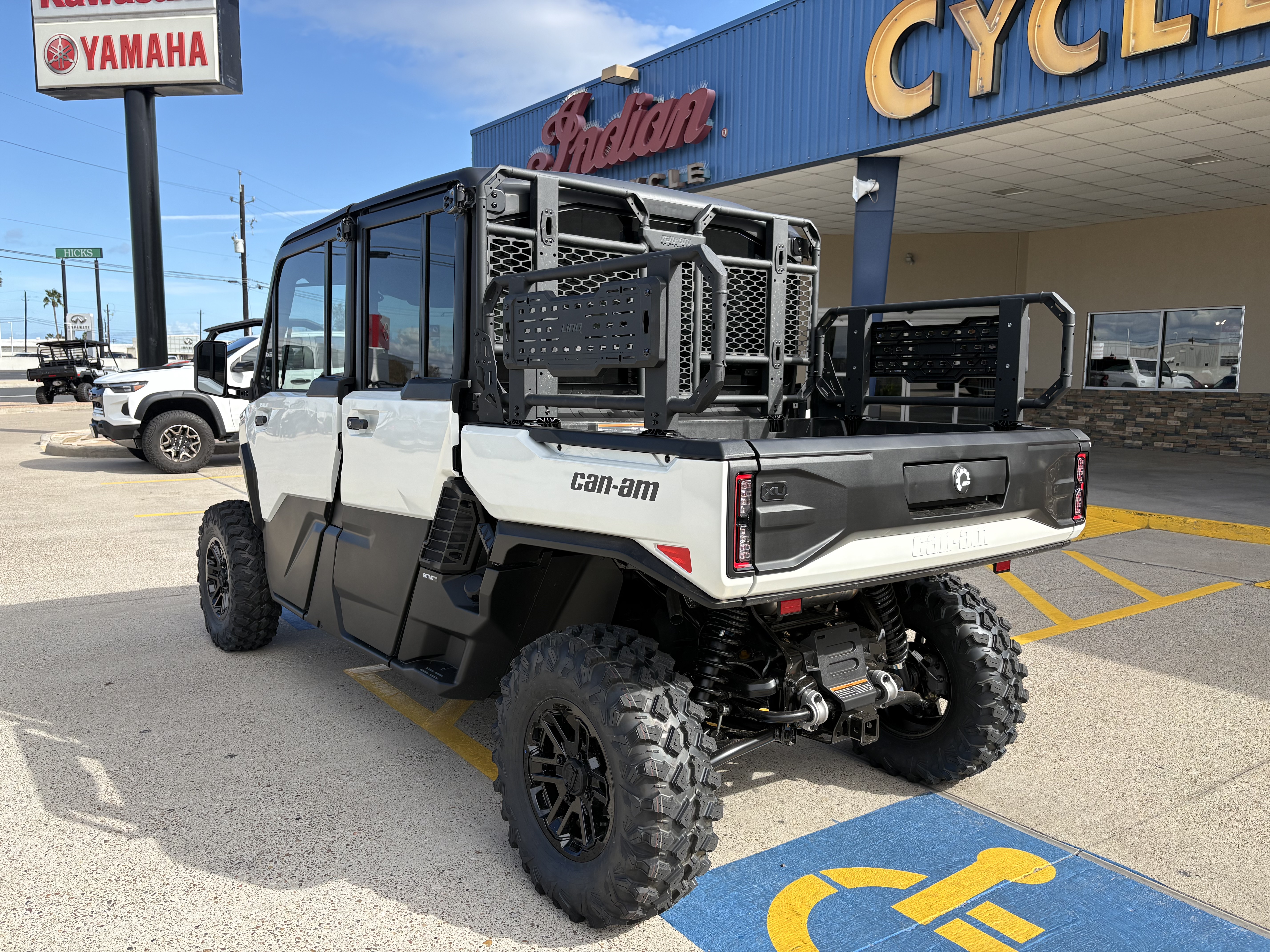 2027 Can-Am Defender XU MAX Limited UTILITY VEHICLE