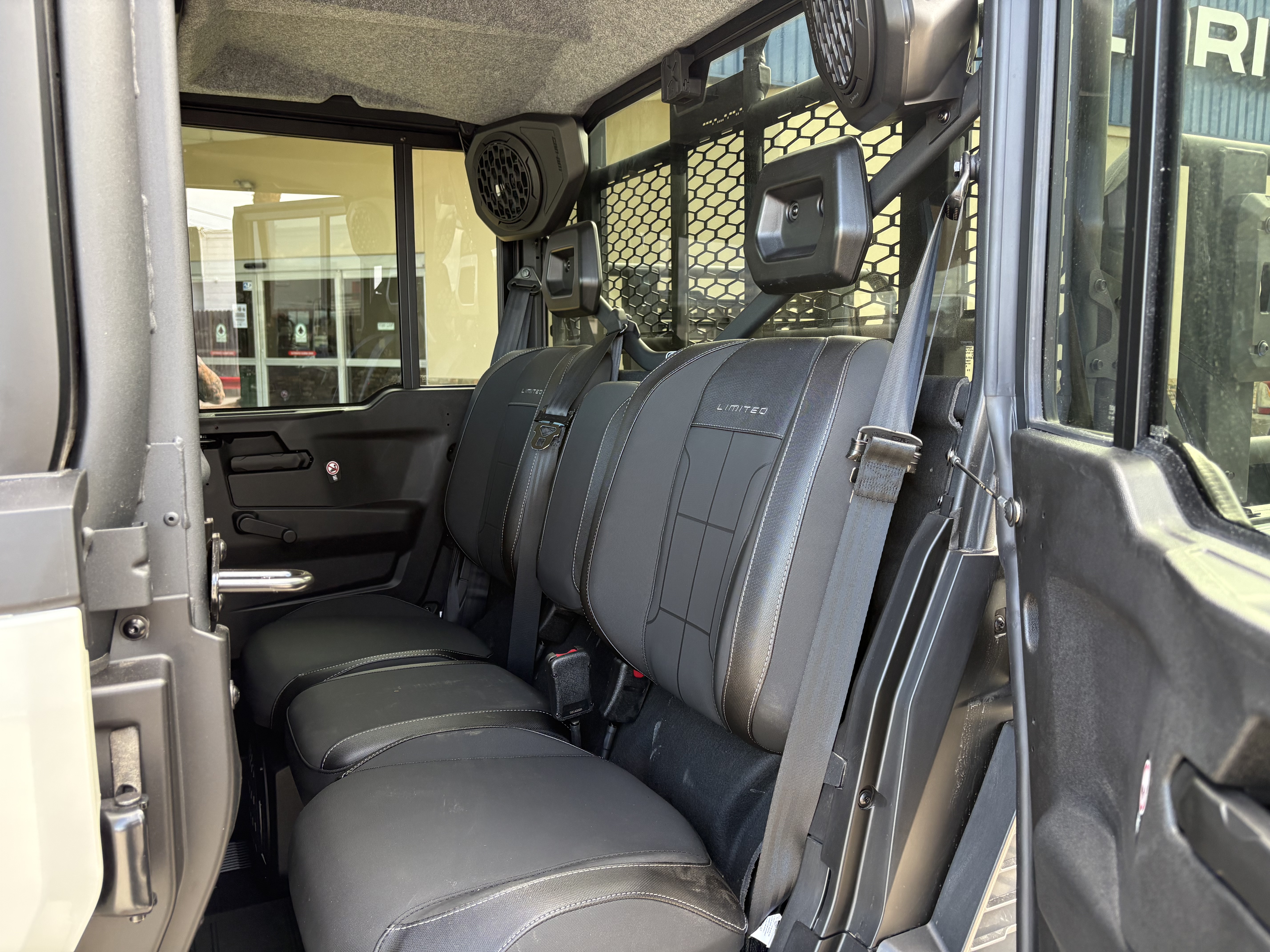 2027 Can-Am Defender XU MAX Limited UTILITY VEHICLE