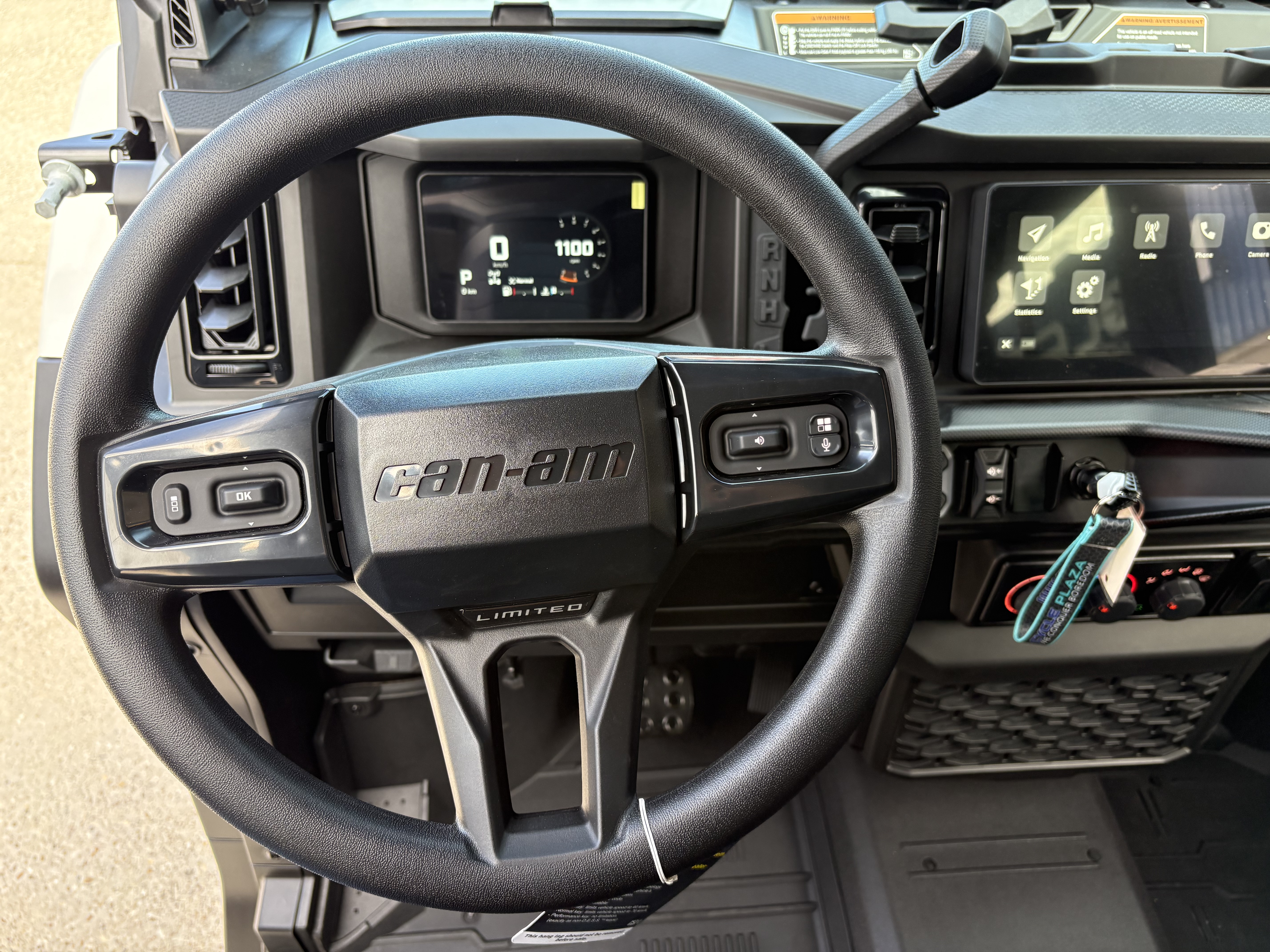 2027 Can-Am Defender XU MAX Limited UTILITY VEHICLE