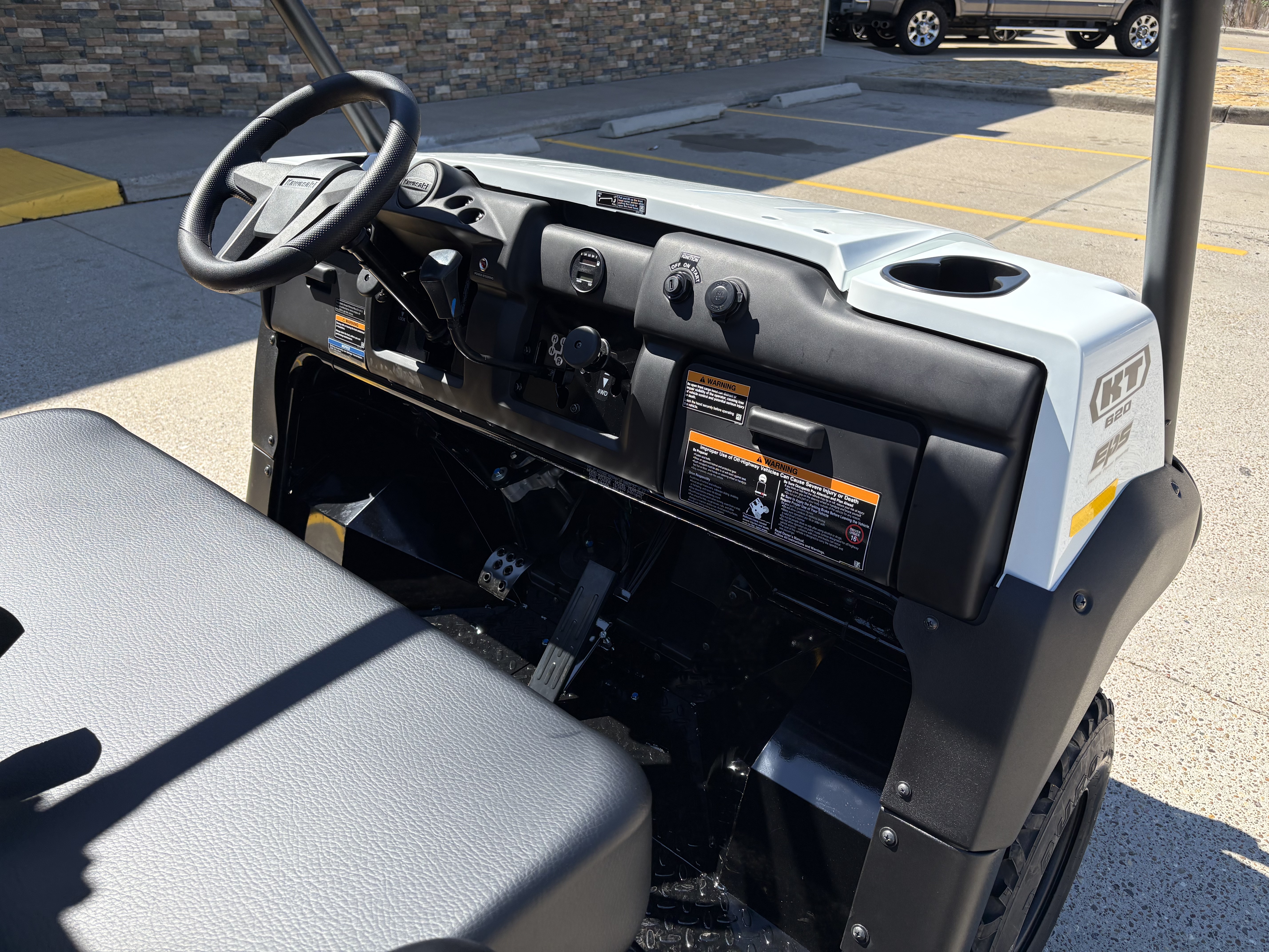 2027 KAWASAKI KT620 4X4 UTILITY VEHICLE