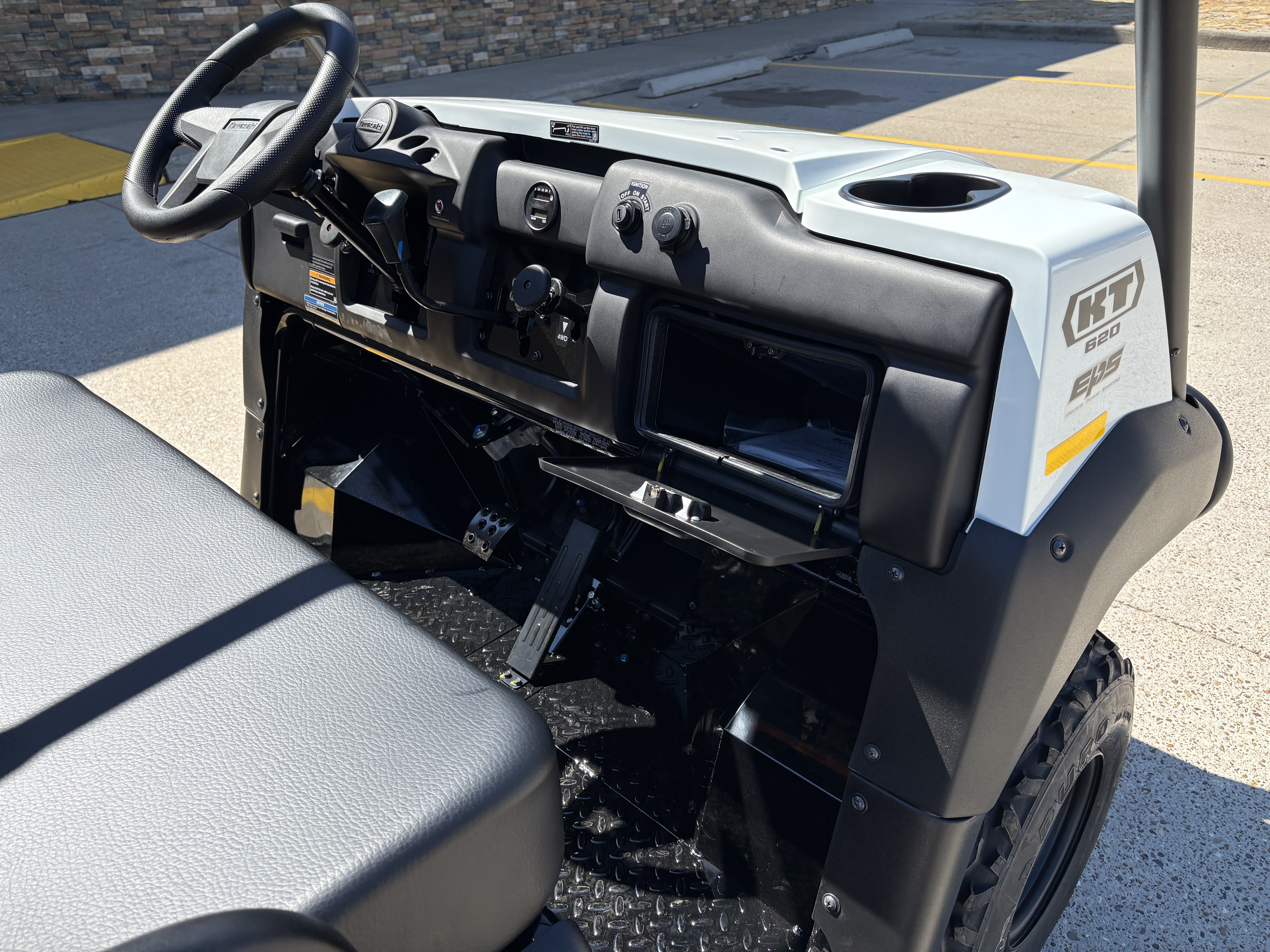 2027 KAWASAKI KT620 4X4 UTILITY VEHICLE