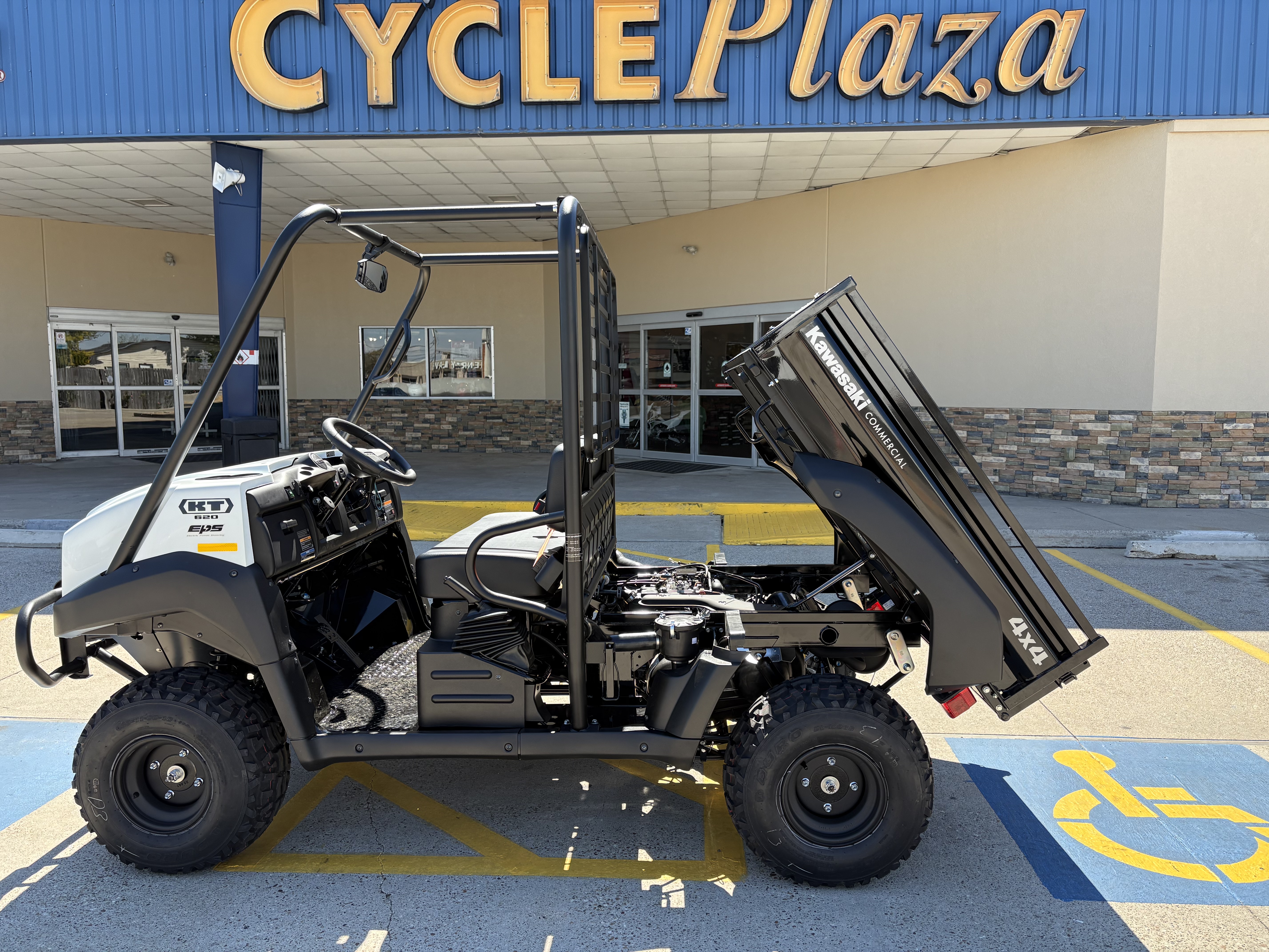 2027 KAWASAKI KT620 4X4 UTILITY VEHICLE