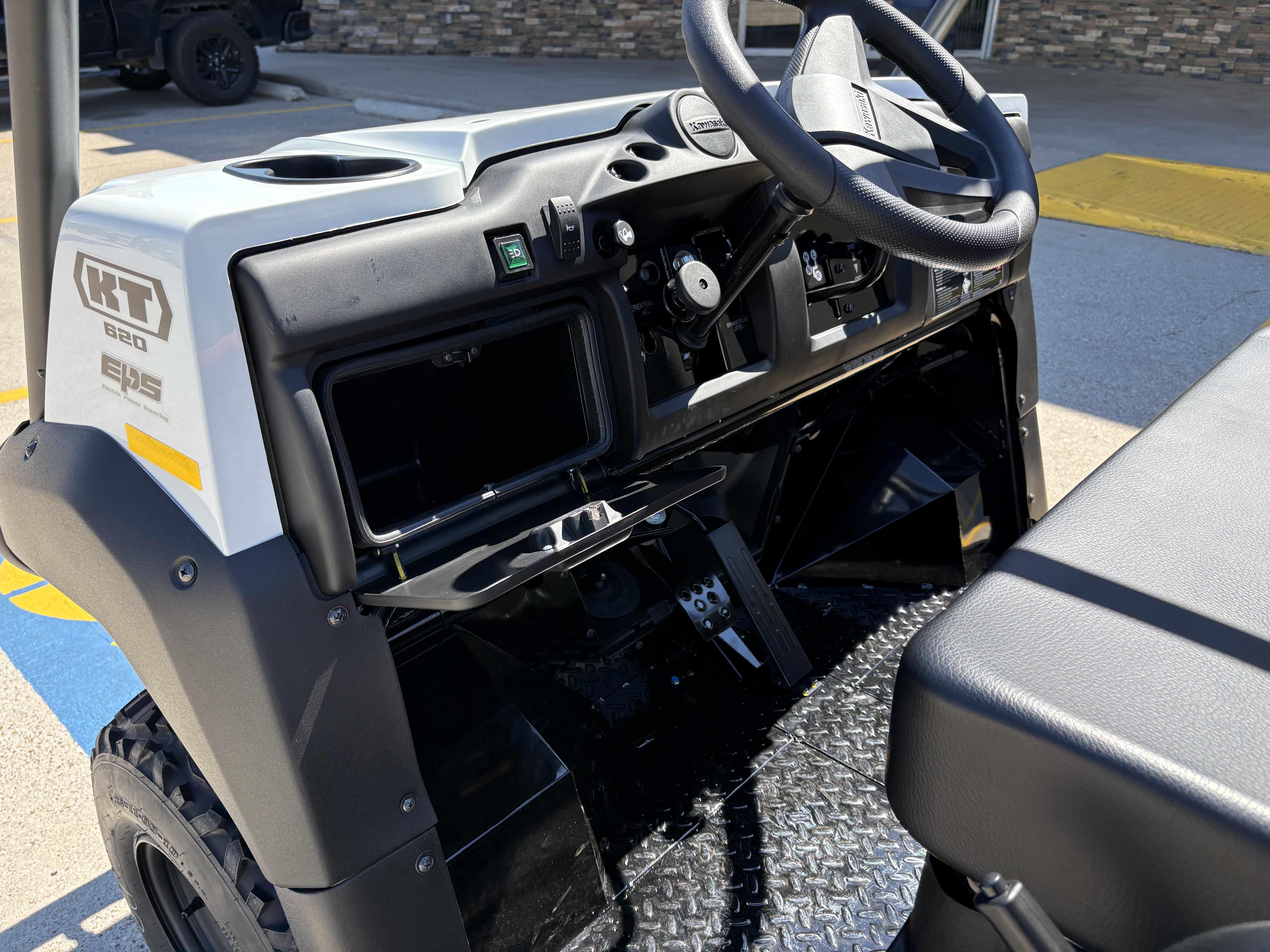 2027 KAWASAKI KT620 4X4 UTILITY VEHICLE
