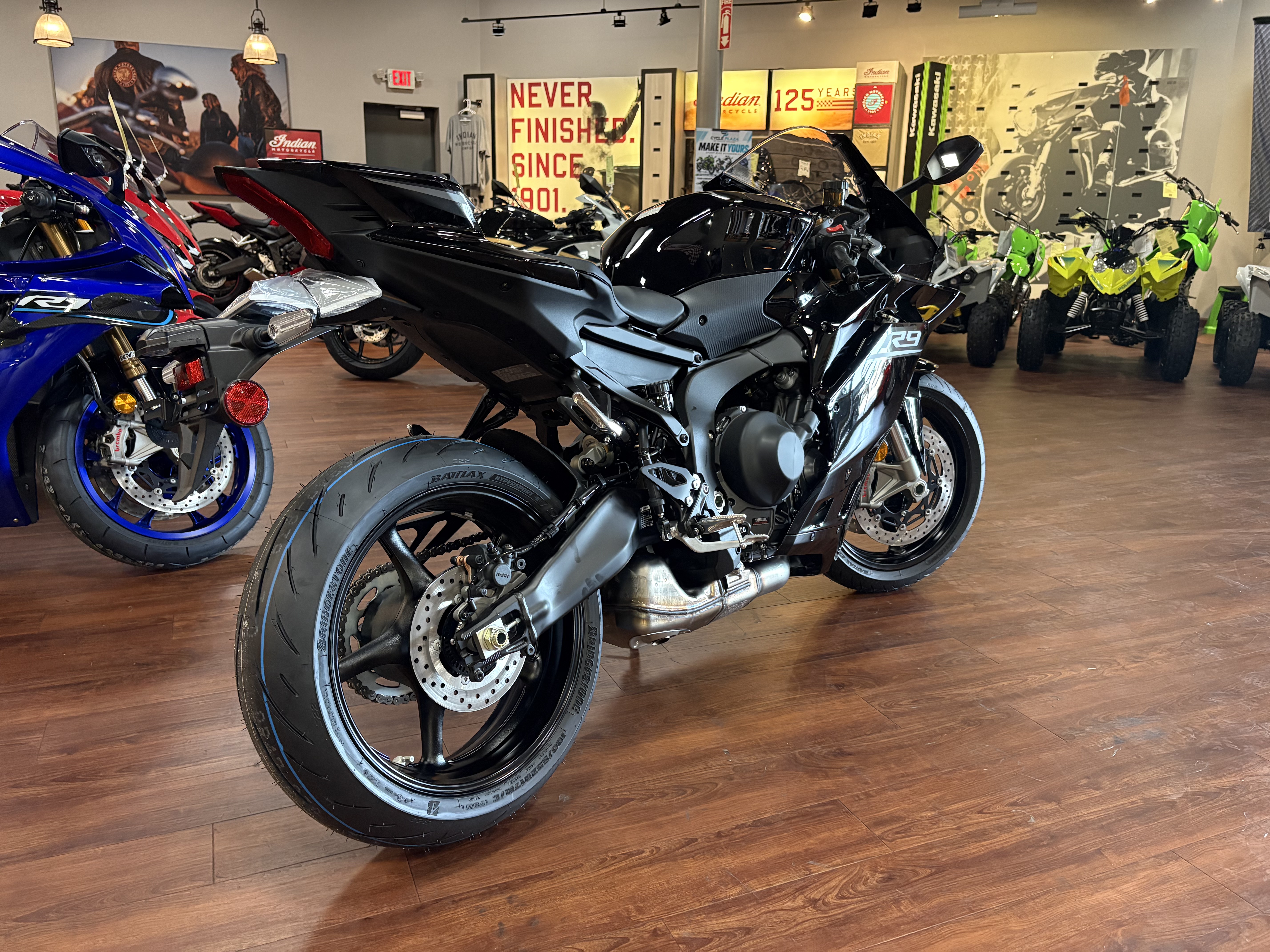 2027 Yamaha YZF-R9 SPORT BIKE